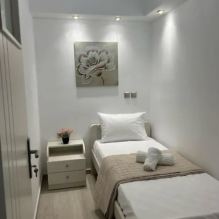 Apartment Levayia I